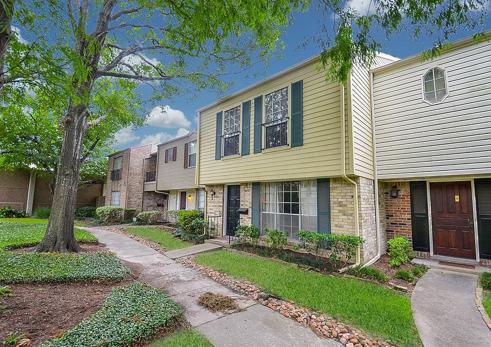 1st image of 12927 Trail Hollow Dr