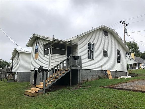 2nd image of 600 E Sharpe St