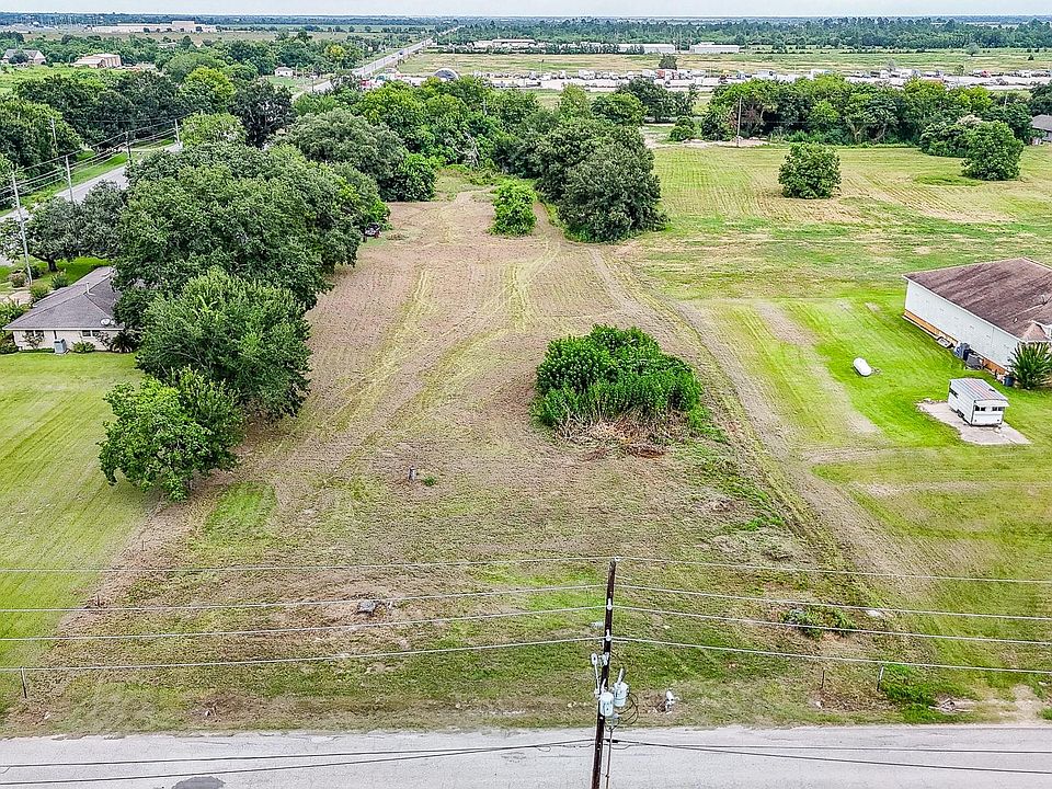 1st image of 4218 1st St