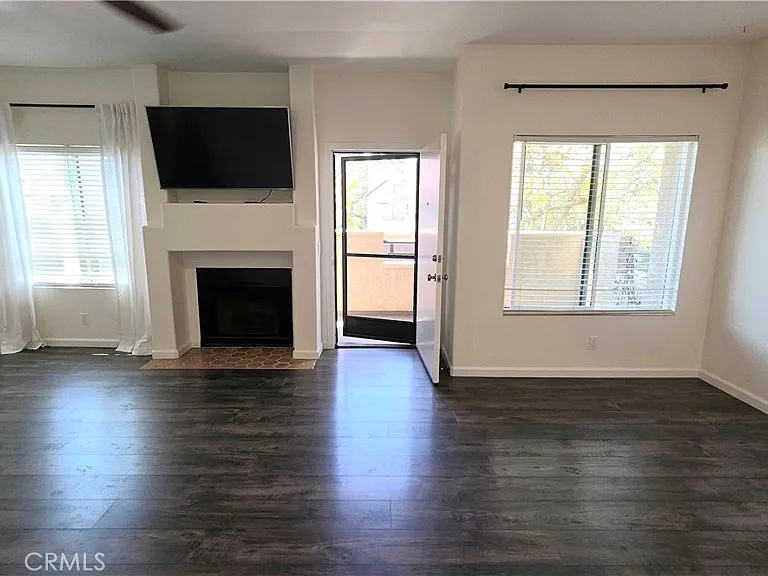 147 McAfee Ct — Photo 1