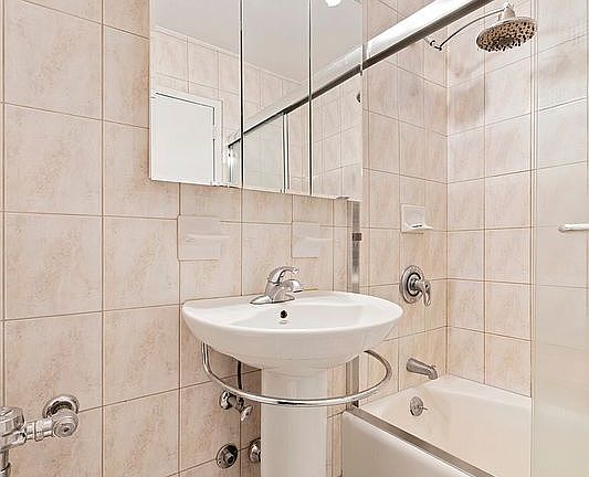 5th image of 1160 3rd Ave APT 5C