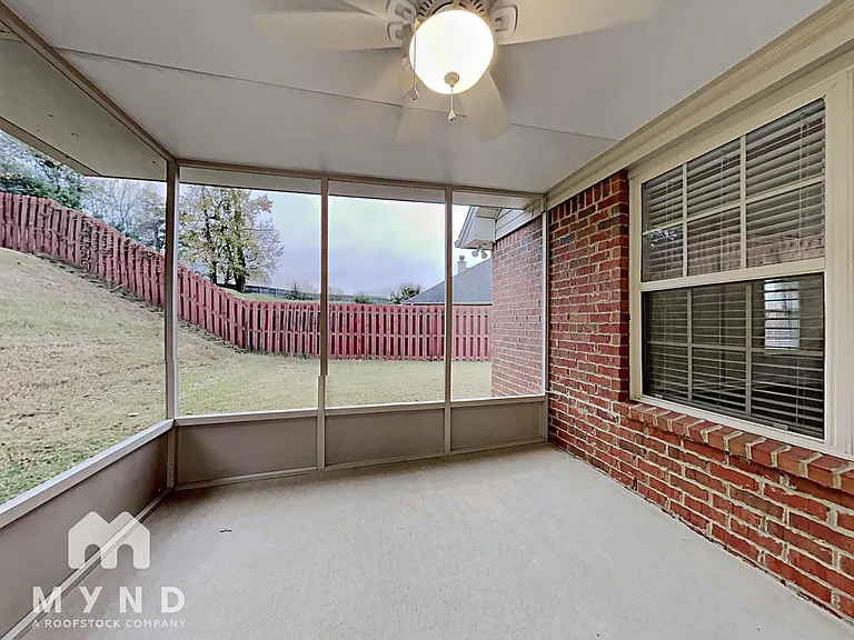 2086 Edgewood Dr — Photo 21