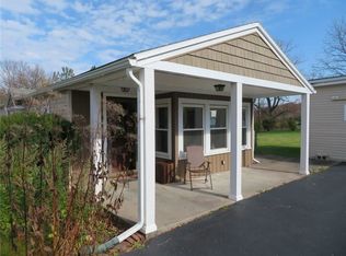 435 Mendon Ionia Rd, Honeoye Falls, NY 14472