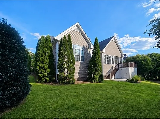 212 Medford Dr — Photo 13