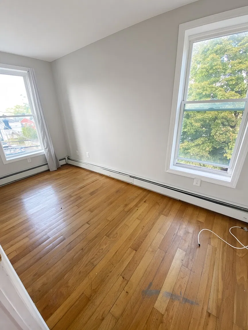 2 bed, 800 sqft, $1,300 — Photo 2