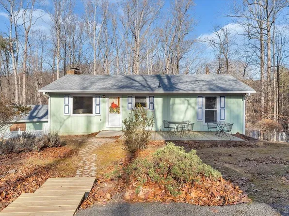 101 Withers Ct, Goodview, VA 24095