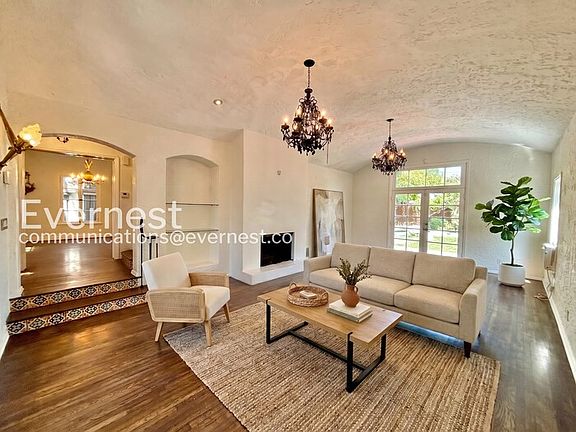 4th image of 132 N Crescent Heights Blvd