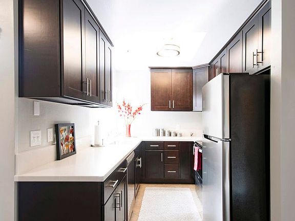 2nd image of 1000 El Centro St APT 321