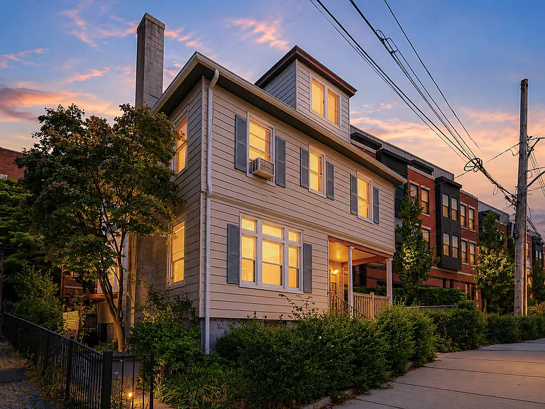 Welcome home to 8 Windle Park!