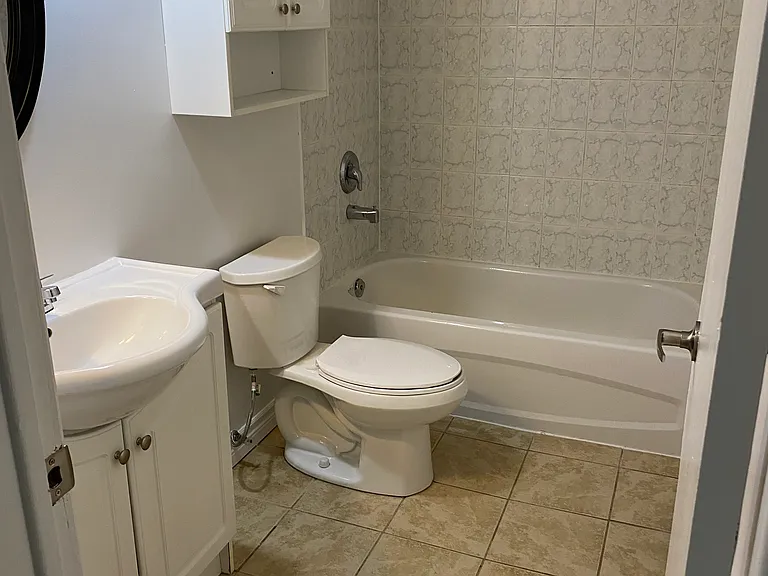 454 Oak St — Photo 9