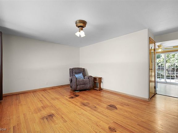 5th image of 20271 Westwood Park Blvd