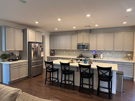 Open floorplan kitchen