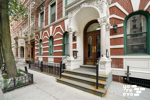 Rented by Yoreevo, LLC | media 22