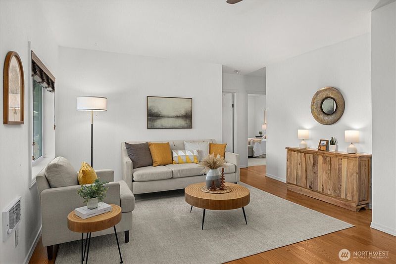 5th image of 11044 26th Avenue SW