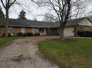 328 S Circle Dr, Palatine, IL 60067
