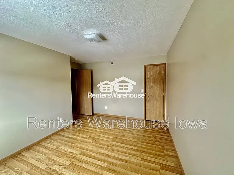 5924 Sutton Pl #10 — Photo 22