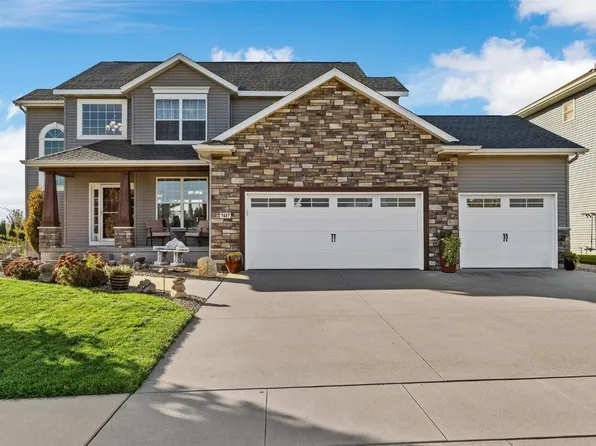 7417 1st Ave SW, Cedar Rapids, IA 52405