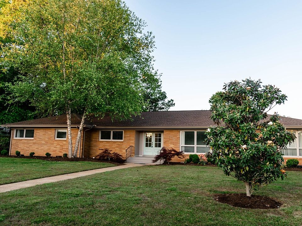 1st image of 802 Shawnee Dr