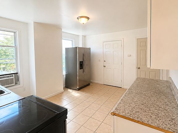 2nd image of 16 11th St APT 1