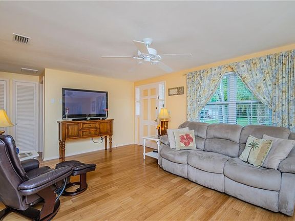 5th image of 4307 Belleville Ave