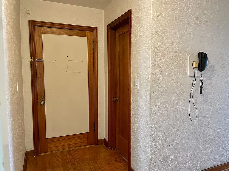 4235 Brooklyn Ave NE #202 — Photo 3