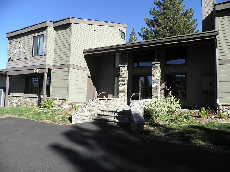 3253 Meridian Blvd — Photo 14