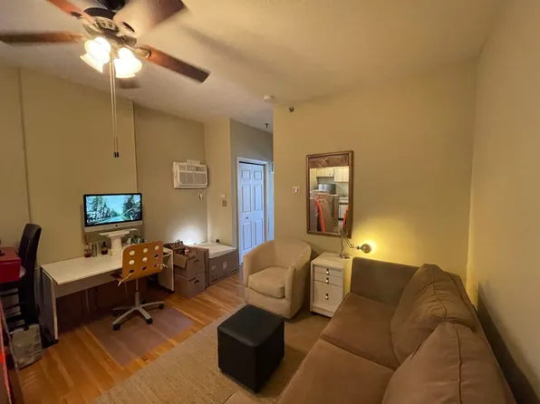 711 Willow Avenue image 1 of 11