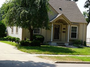 2960 Bennett St, Dearborn, MI 48124