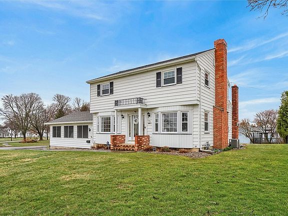 2nd image of 297 Edgemere Dr