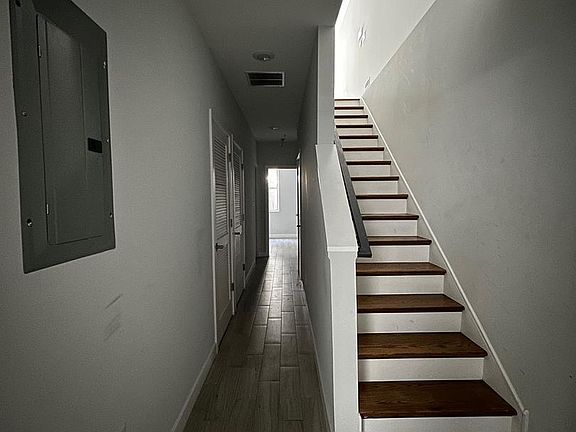 4th image of 2016 N Franklin St #1A
