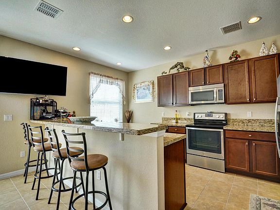 5th image of 134 Monterey Bay Dr
