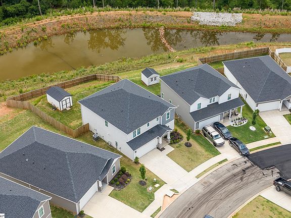 2nd image of 219 Lavinia Cir