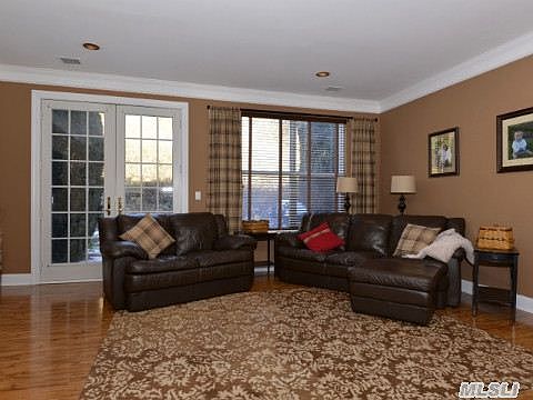 5th image of 171 Windward Ct S