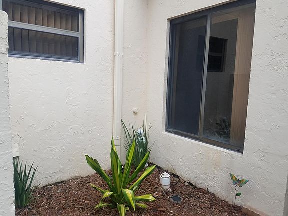 2nd image of 6 Vía De Casas Sur