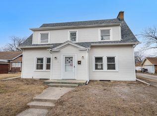 1719 Vernon St, Rockford, IL 61103