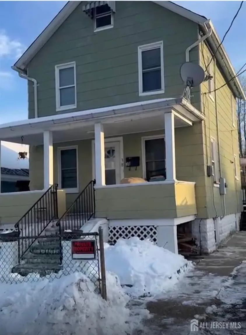38 Armstrong Ave photo 1