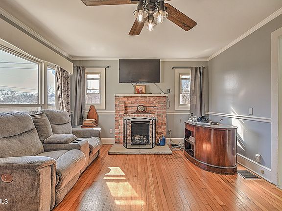 4th image of 163 Island Rd