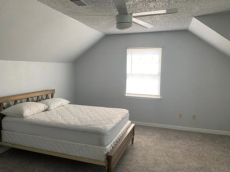 984 E Schirra Dr — Photo 14