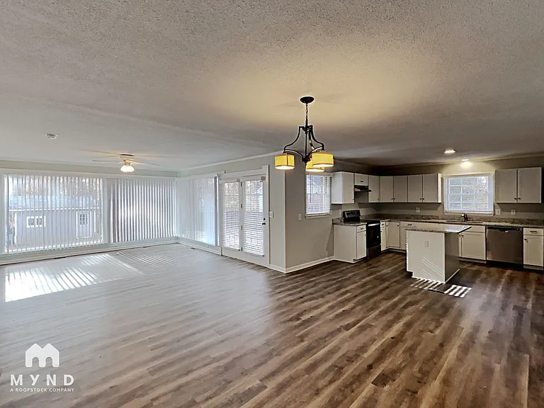 511 Andover Rd — Photo 4