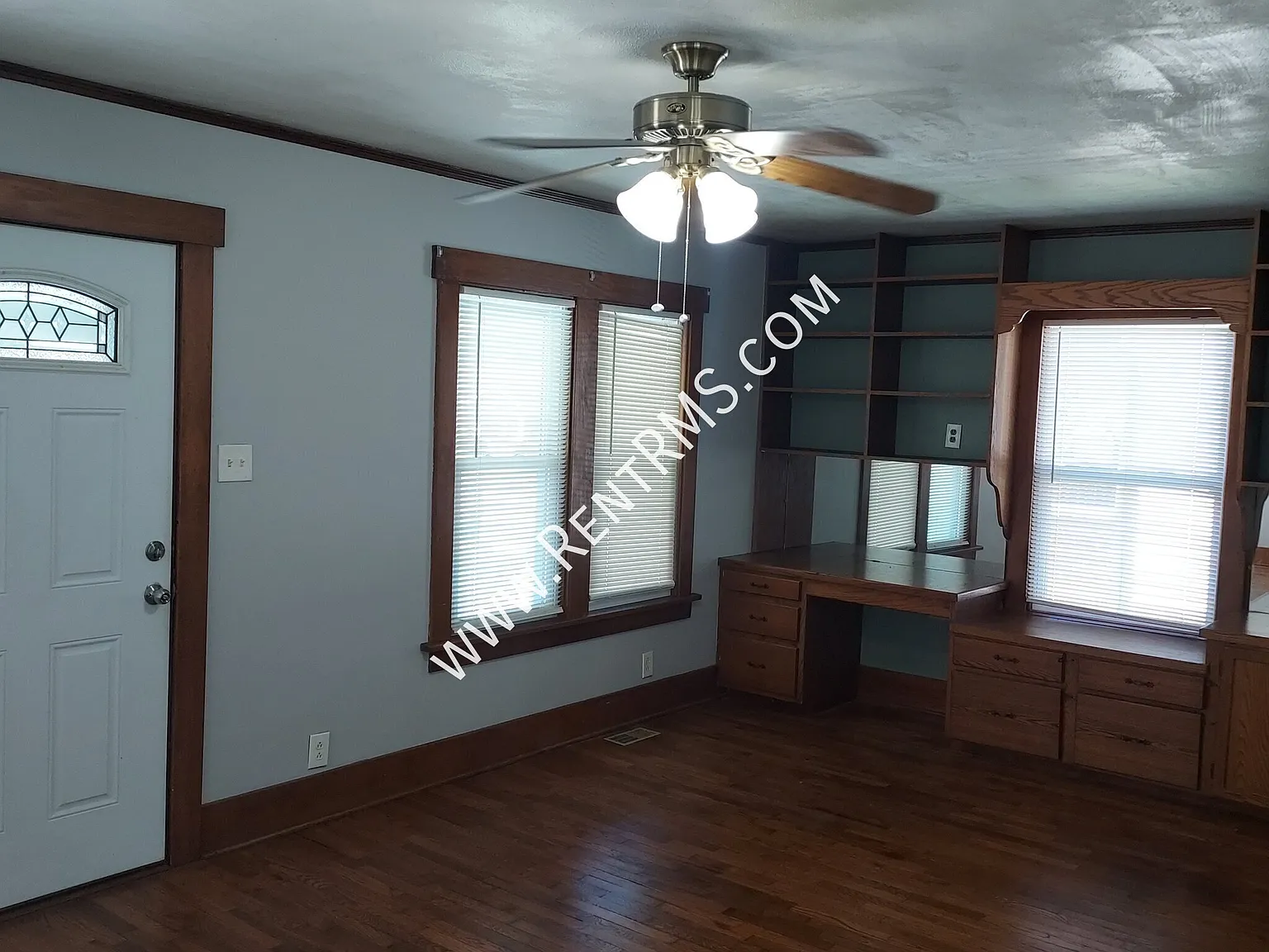 1204 Sw Woodward Ave - 2 Bed/2 Bath — Photo 2