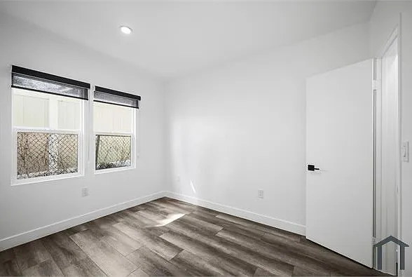 1023 Tremont St — Photo 17