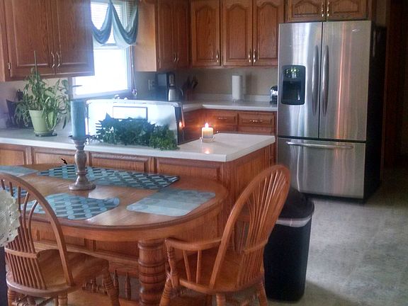 3rd image of 915 Watermolen Ave