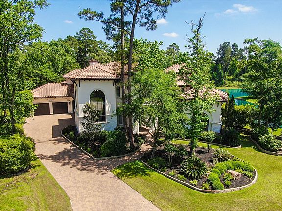 3rd image of 74 N Lamerie Way