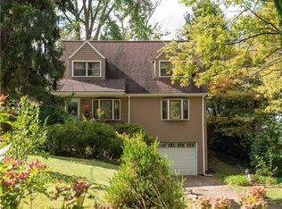 536 Hulton Rd, Oakmont, PA 15139