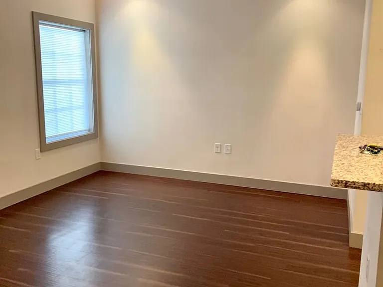 631 N College Ave — Photo 22