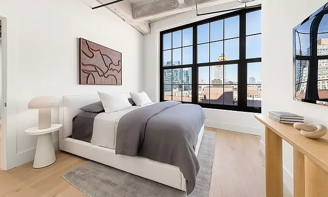 Rented by SERHANT. | media 4