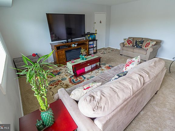 5th image of 3342 S 28th St APT 404