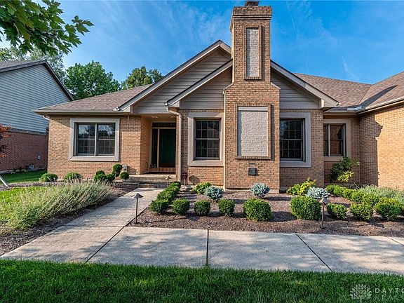 2nd image of 936 Sycamore Woods Dr