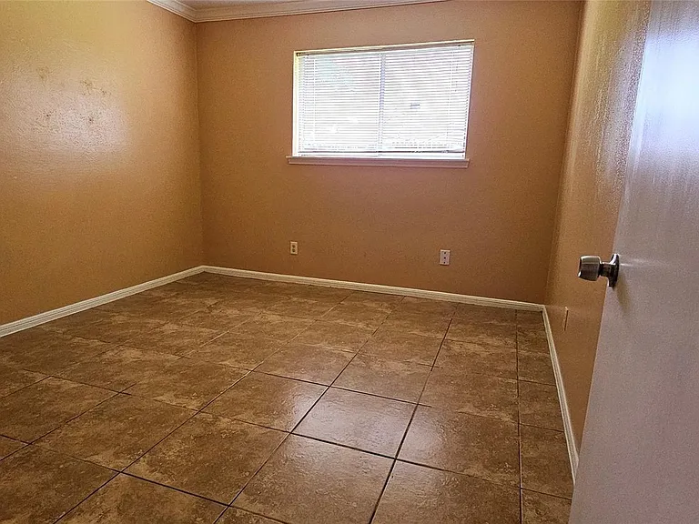 6719 McCullum Rd — Photo 12