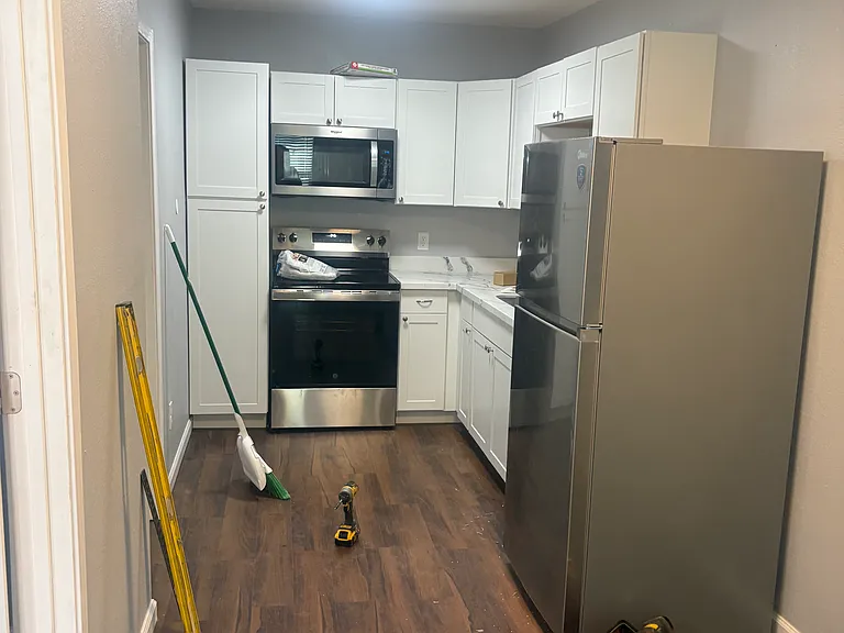 711 W Ella Ave #A — Photo 6